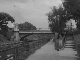 /medias/customer_2/Expositions virtuelles/Avant-Après/Pont canal de l'Ourcq/Canal NB_jpg_/0_0.jpg